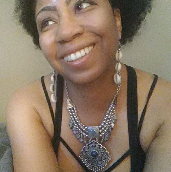 Meet your Posher, Donna - Picture 5 of 7